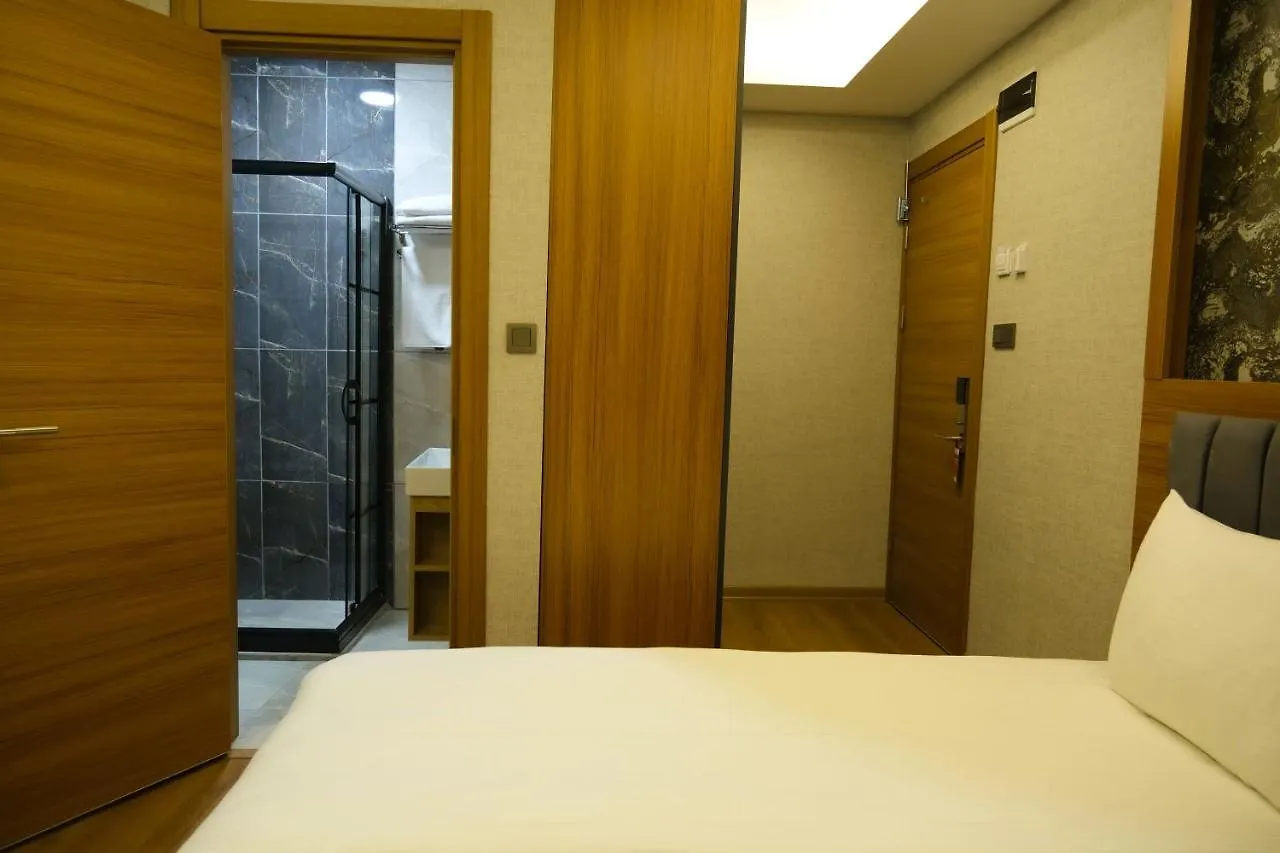 Calenberg Hotel Istanbul 3*,